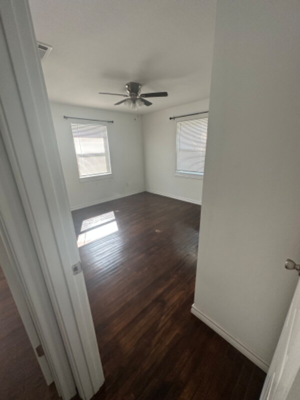 Building Photo - 1410 N Estes Ave