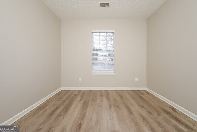 Building Photo - 545 Wyntuck Dr