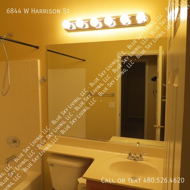 Building Photo - 6844 W Harrison St