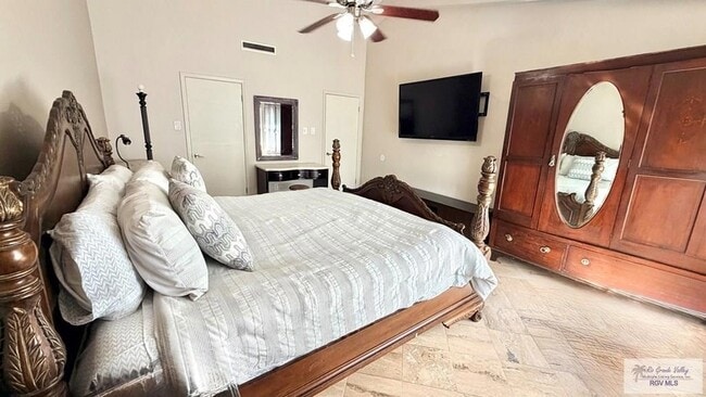 Building Photo - 322 McFadden Dr