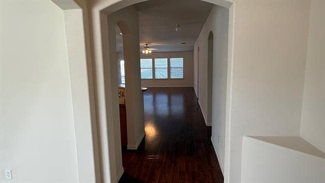 Building Photo - 519 Creekside Dr