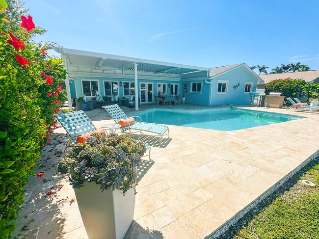 Building Photo - 2910 Alton Dr