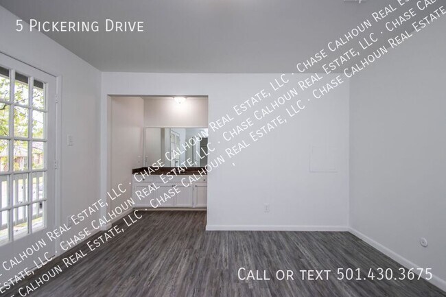 Building Photo - 5 Pickering Dr