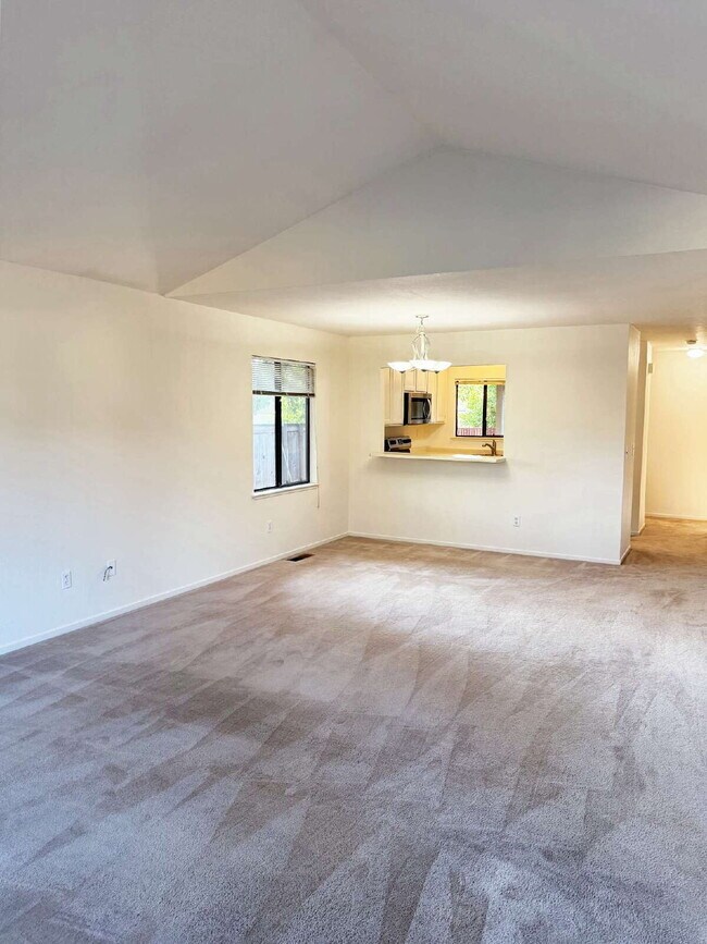 Building Photo - Single-Level Sonoma Living Less Than a Mile from the Historic Plaza