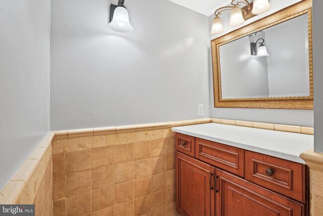 Building Photo - 2045 Royal Fern Ct