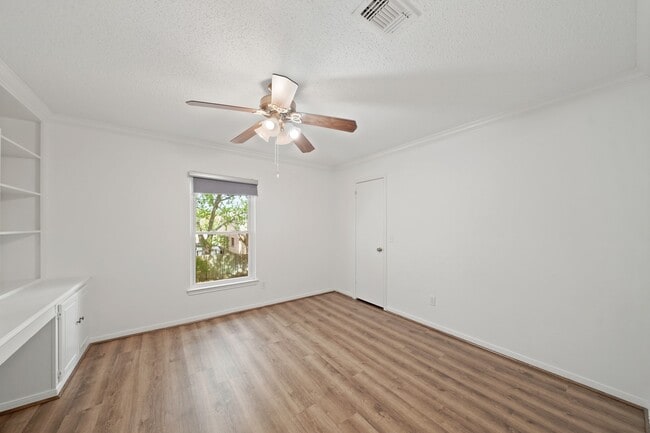 Building Photo - 21226 Park Willow Dr