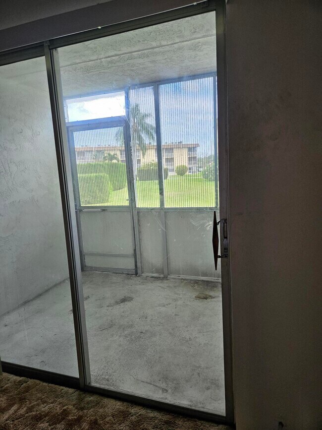 Building Photo - 500 Village Green Cir W