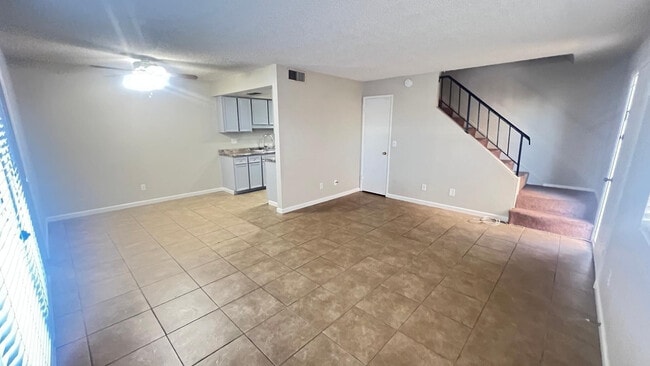 Building Photo - 6008 W Townley Ave