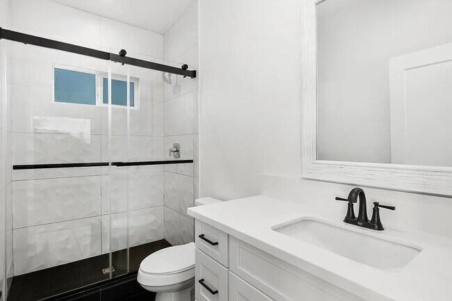 Building Photo - 4823 Iroquois Ave