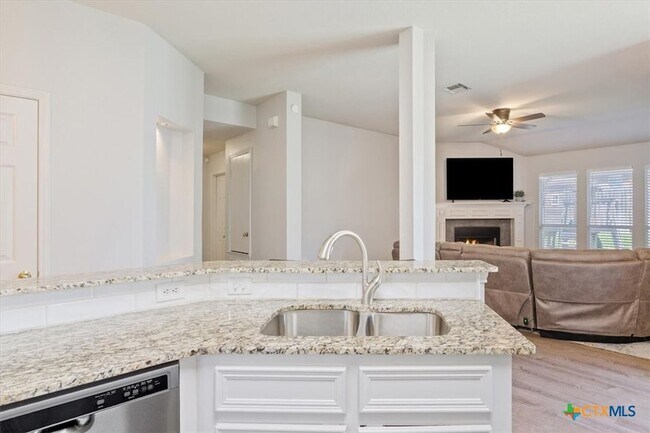 Building Photo - 709 Bighorn Dr