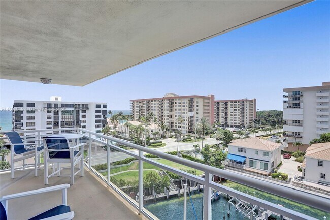 Building Photo - 1160 Hillsboro Mile