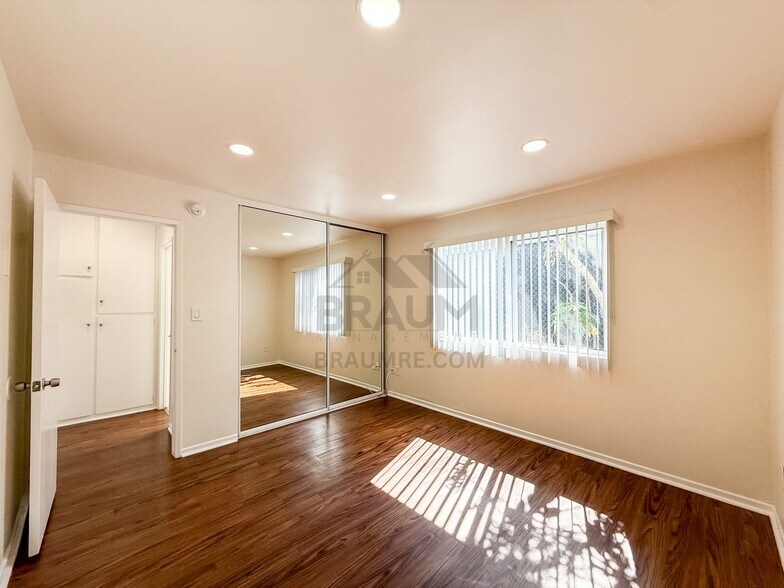 Building Photo - 5611 Fulcher Ave