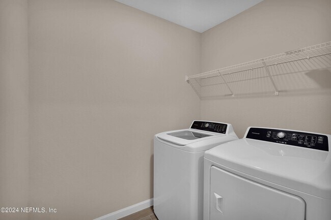 Building Photo - 12811 Josslyn Ln