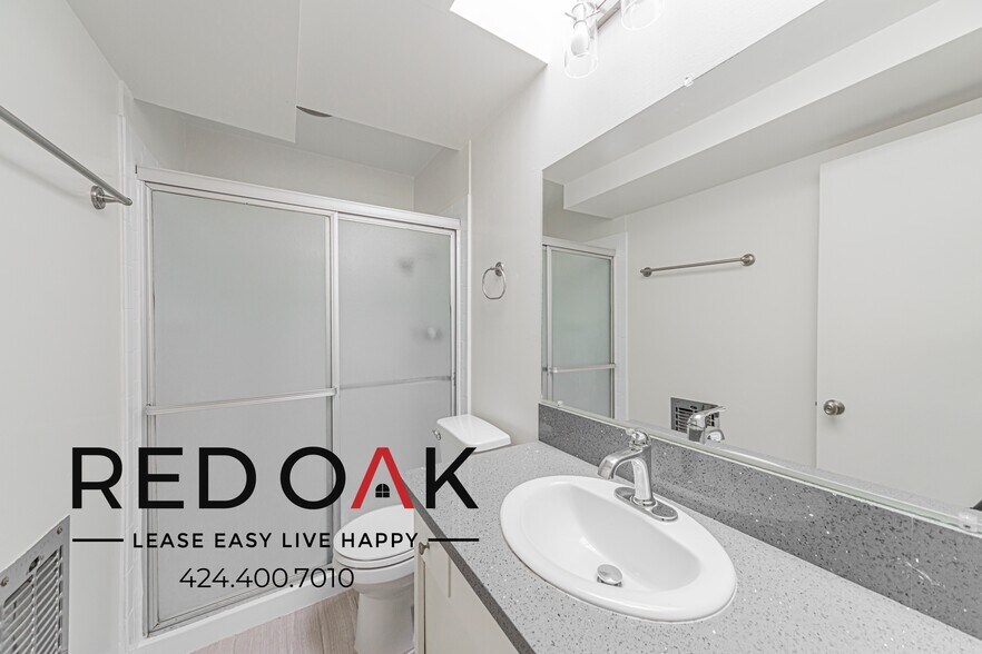 Building Photo - 4433 Colbath Ave