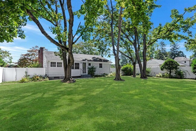 Building Photo - 772 Sylvan Ave