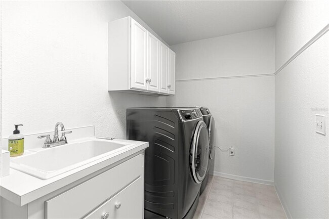 Building Photo - 8934 SW 8th St