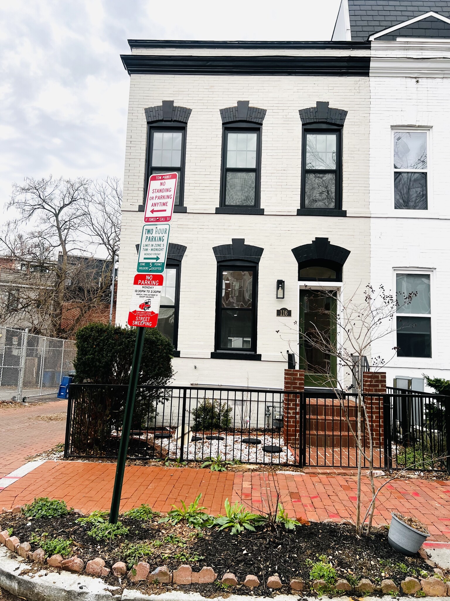 Building Photo - 116 Thomas St NW