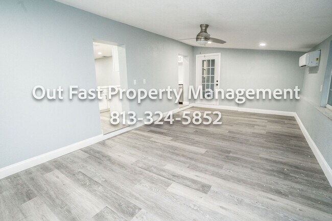 Building Photo - Bright Corner-Lot Home Near Bayshore and City Conveniences