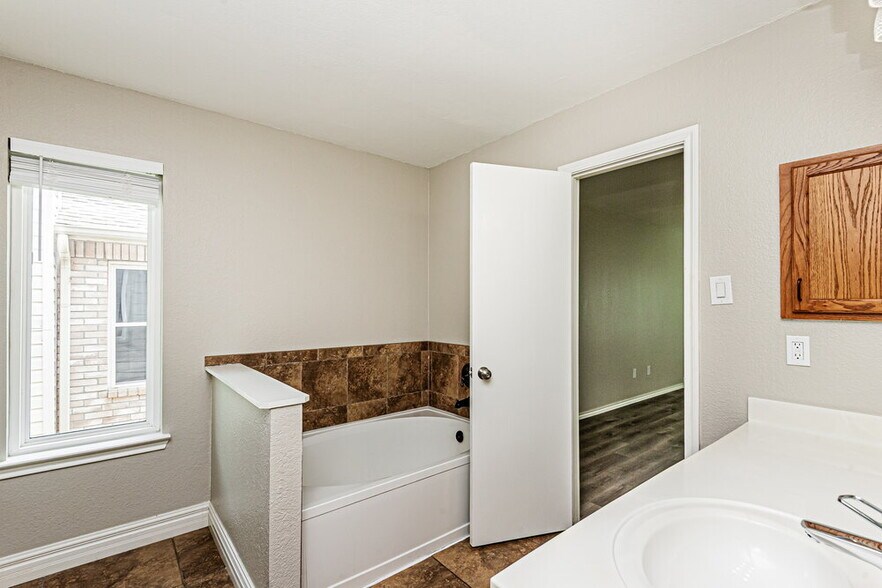 Building Photo - 4129 Fossile Butte Dr