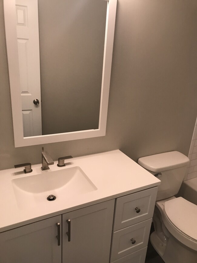 Building Photo - 1085 Garibaldi St SW