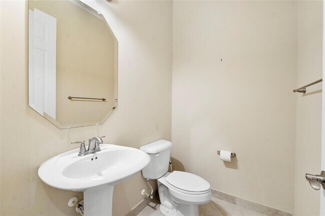Building Photo - 2888 Bellarosa Circle
