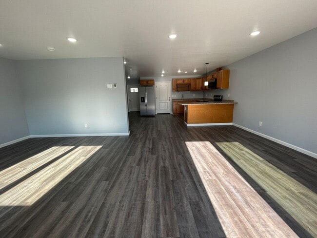 Building Photo - New Energy Efficient Constuction!