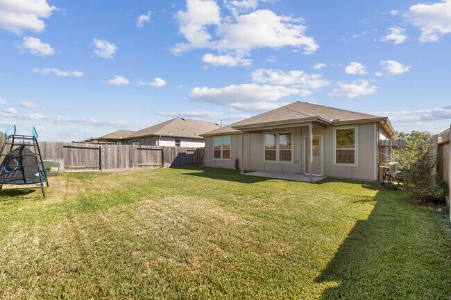 Building Photo - 329 Paso Fino Dr