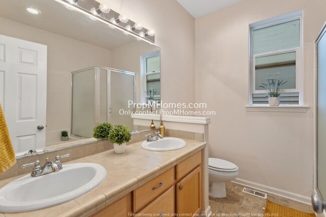 Building Photo - Four Bedroom Home with Amazing Views in Bull Mountain!