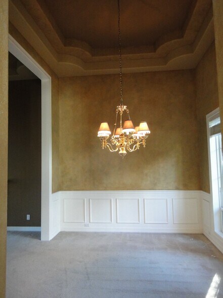 Formal Dining Room - 17083 SW Arbutus Dr