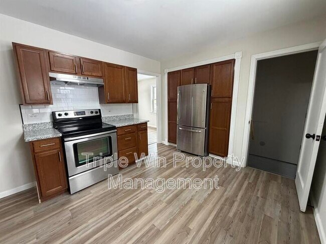 Building Photo - 17 St Genevieve Ct