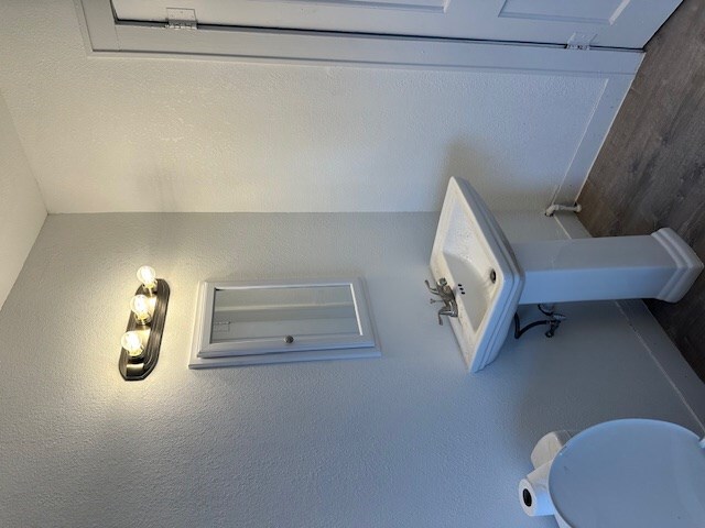 Building Photo - 415 S Cherry St