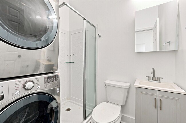 Building Photo - 2BR/3BA Home | North Philly