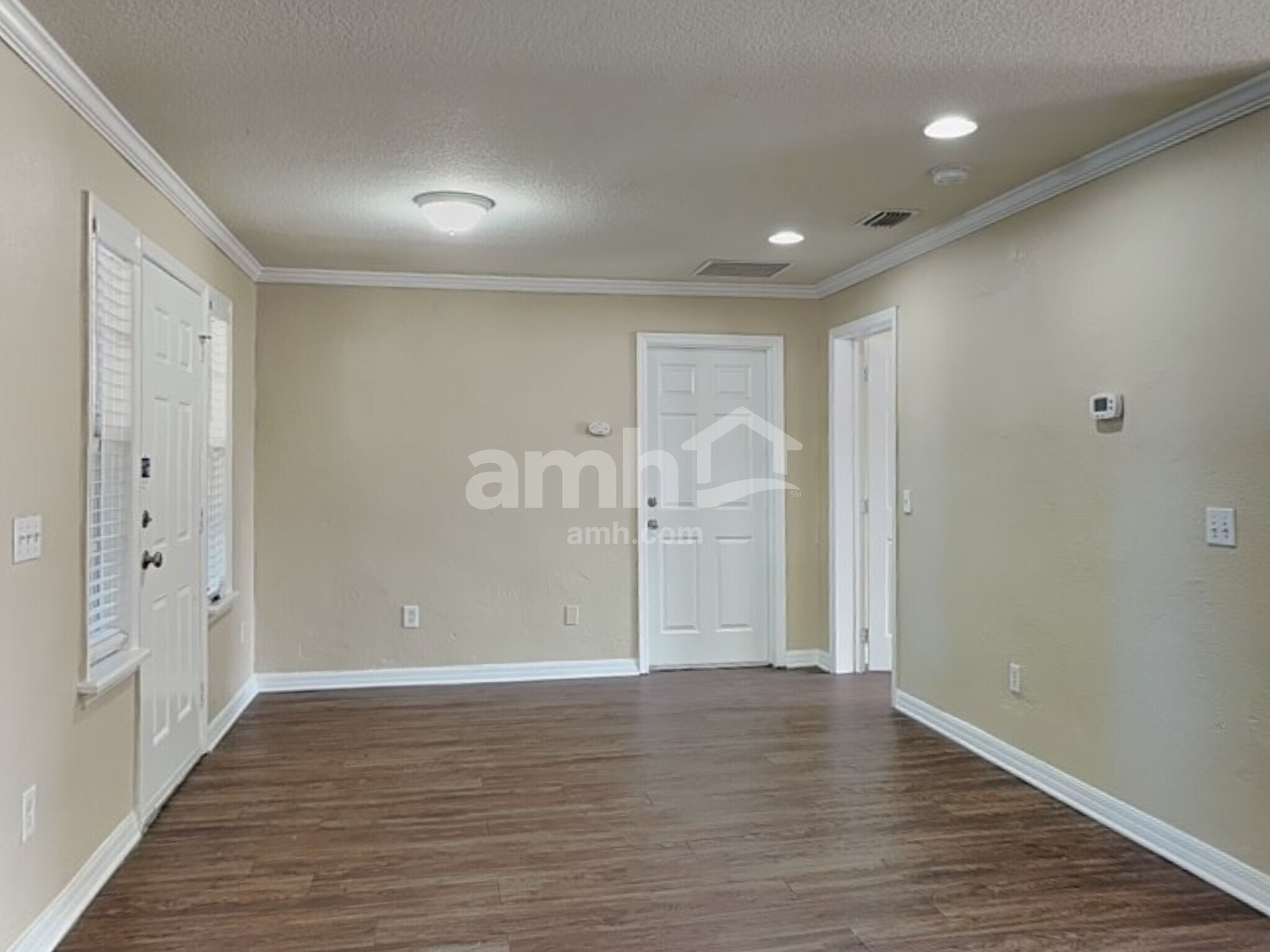 Building Photo - 245 Oak Run Ct