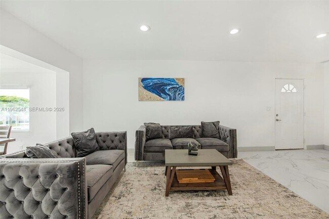 Building Photo - 3621 SW 35th St