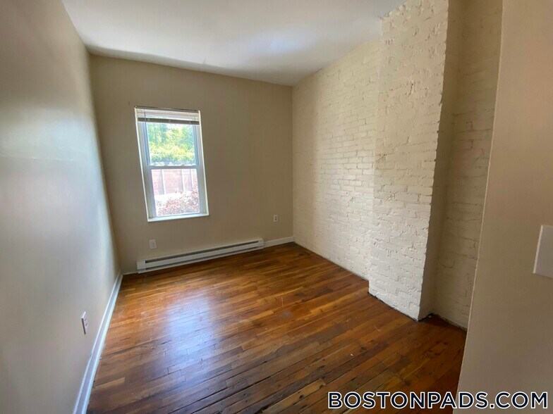 Building Photo - 888 Huntington Ave