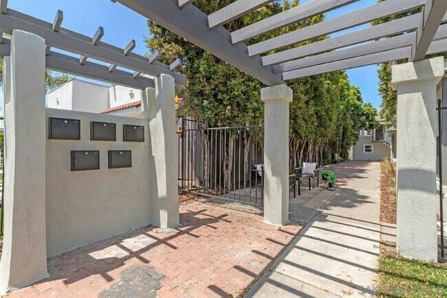 Building Photo - 4118 1/2 39th Street, Unit 4118 1/2 39th S...