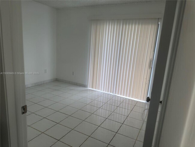 Building Photo - 9701 Hammocks Blvd