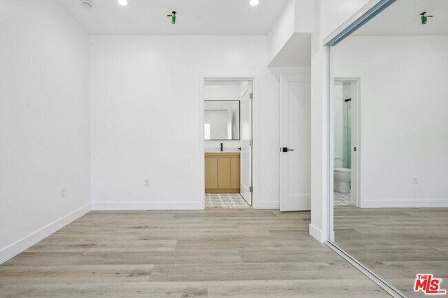Building Photo - 1434 Beverwil Dr