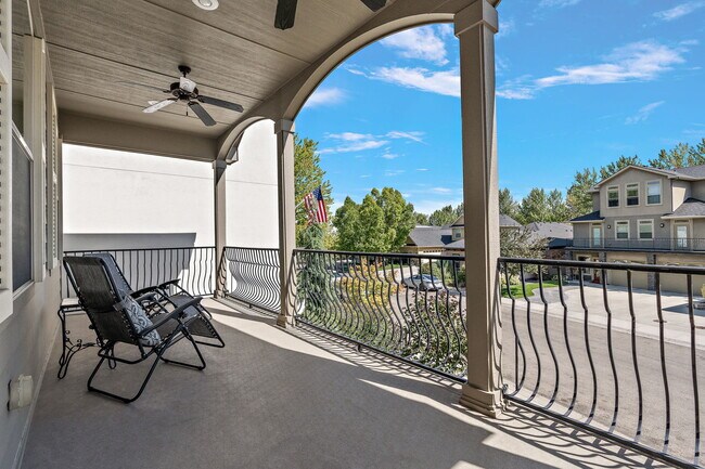 Building Photo - 3655 N Willowbar Ln