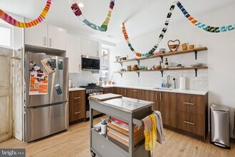 Building Photo - 1254 S 18th St