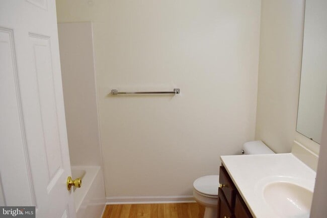 Building Photo - 2701 Roosevelt Dr