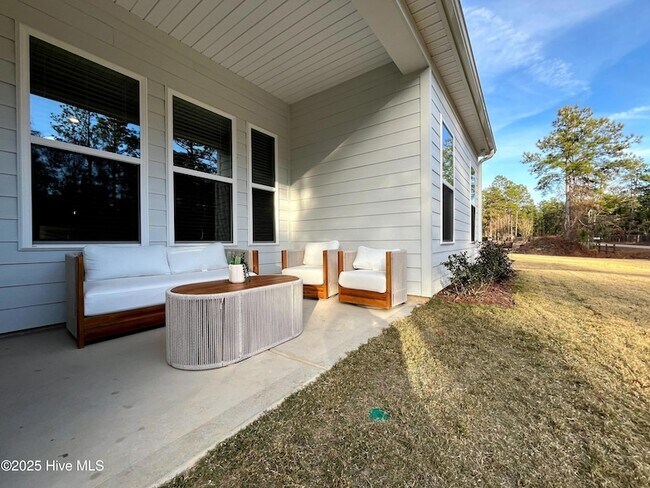 Building Photo - 742 Carnegie court