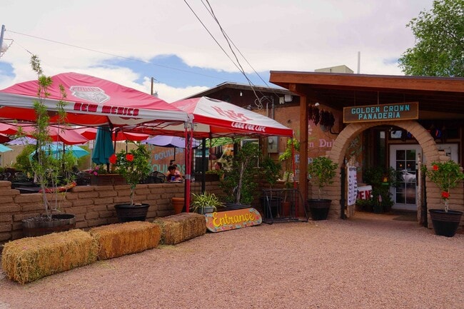 Building Photo - 912 7th St NW