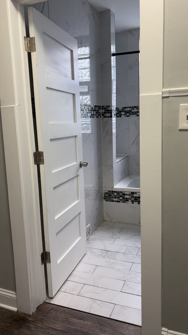 Building Photo - 5455 W Iowa St