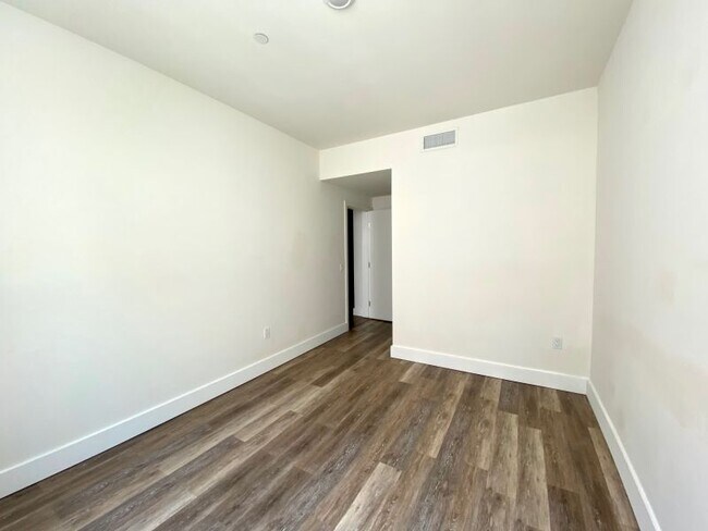 Building Photo - 5727 La Mirada Ave