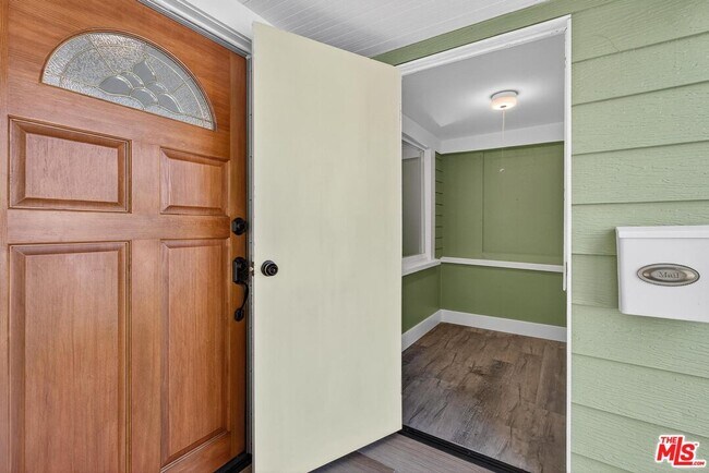 Building Photo - 546 San Juan Ave