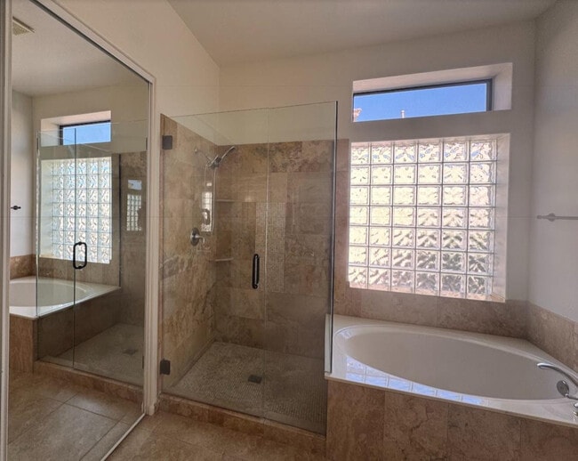 Building Photo - 4906 E Hamblin Dr