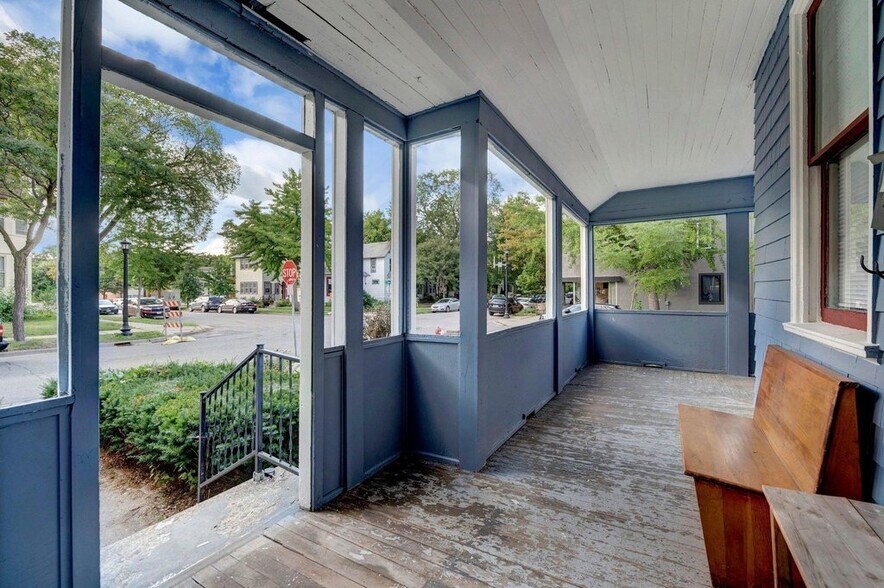 Building Photo - 2701 DuPont Ave S