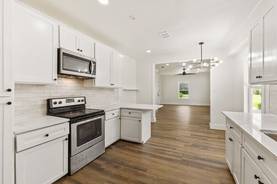 Building Photo - 418 Lillian St