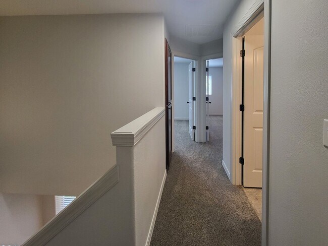 Building Photo - 407-409 Madrona Ave SE
